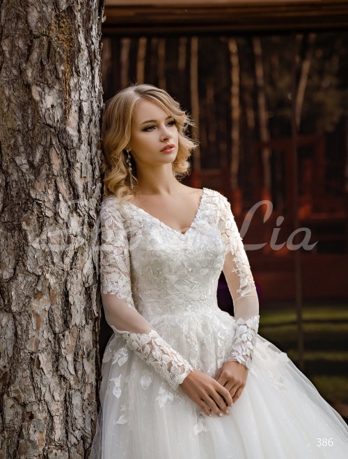 https://www.sposa-lia.com/images/stories/virtuemart/product/386       (2).jpg